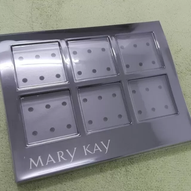 درباره ابزار مری کی Cosmetic Display Tray اورجینال + (تخفیف)