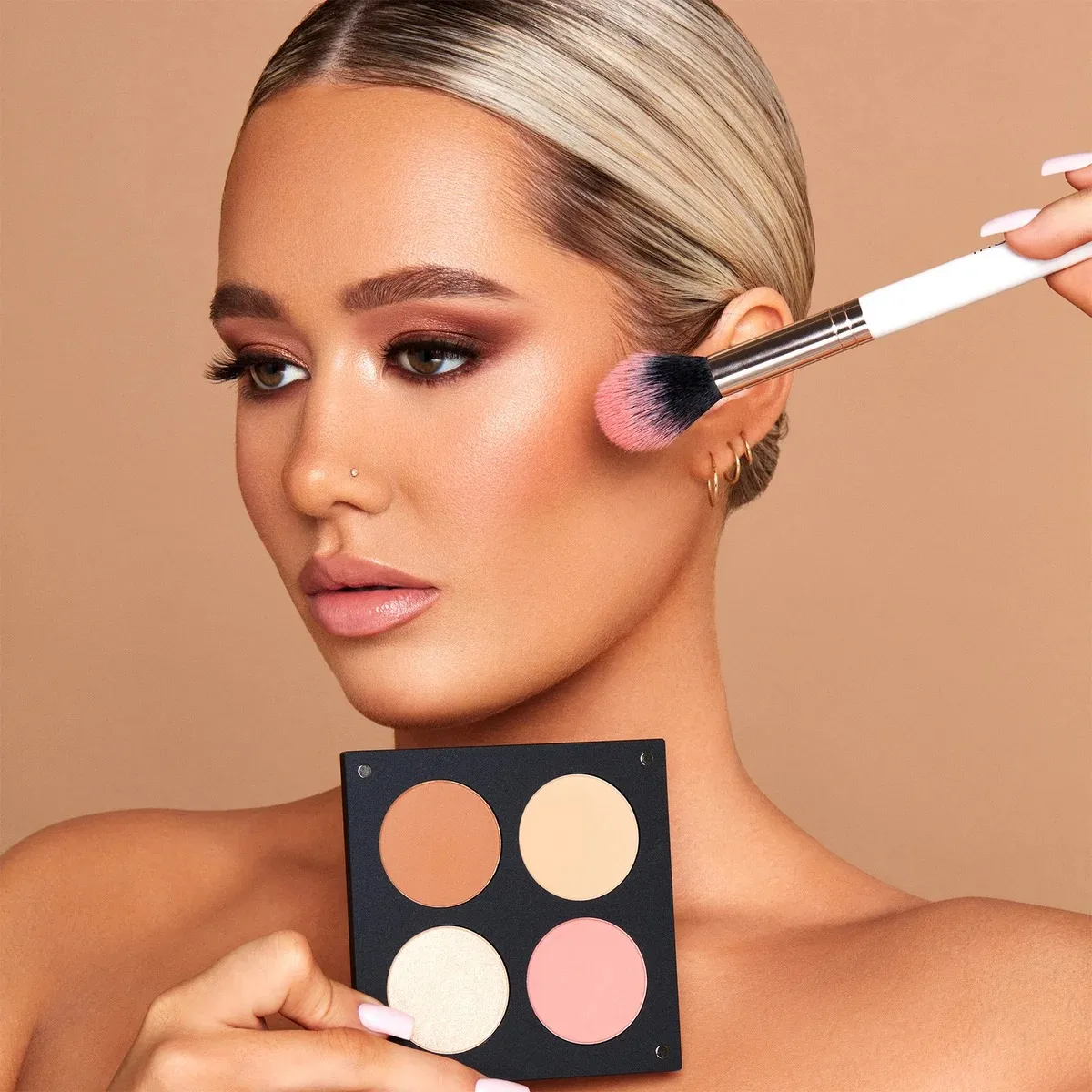 درباره خرید پالت صورت اینگلوت اصل + بهترین قیمت (champagne glow)